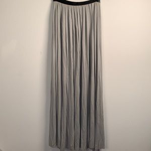Ecoté woman’s high waisted maxi skirt with 2 side slits size 2